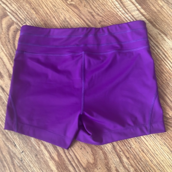 ATHLETA Cross it shortie Violet purple booty shorts - Picture 5 of 7